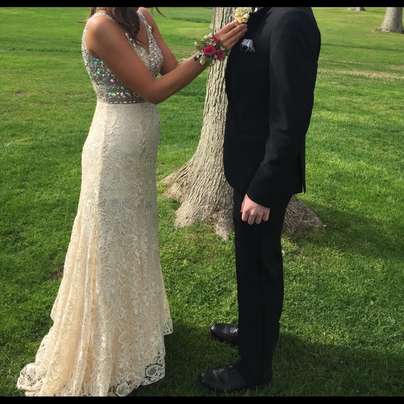 Prom - Picture 3 of 4